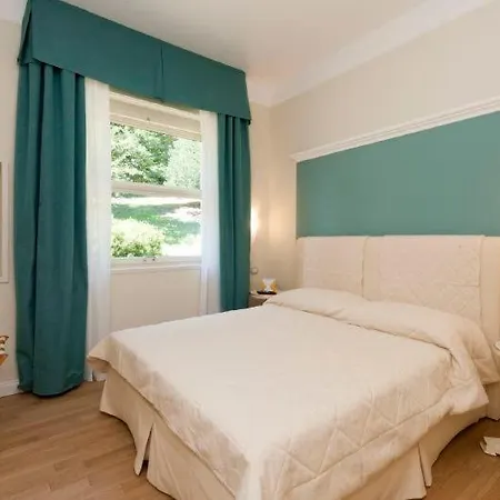 Sleeps 10 Pool Air Con Wifi *