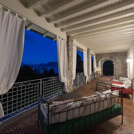 Sleeps 10 Pool Air Con Wifi Baveno