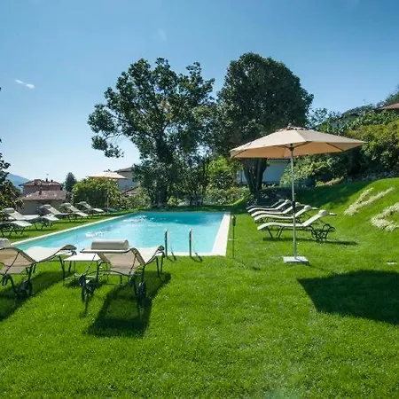 Sleeps 10 Pool Air Con Wifi * Baveno