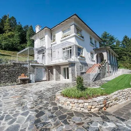 Sleeps 10 Pool Air Con Wifi Willa